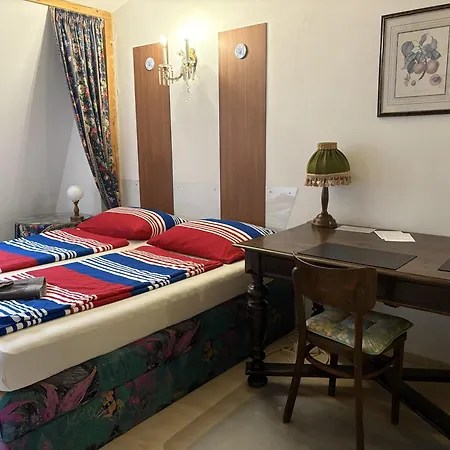 エクセレント ロケーション アパート